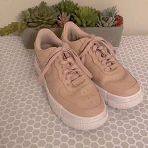 nike air force 1 pixel,in the color particle beige/black/white